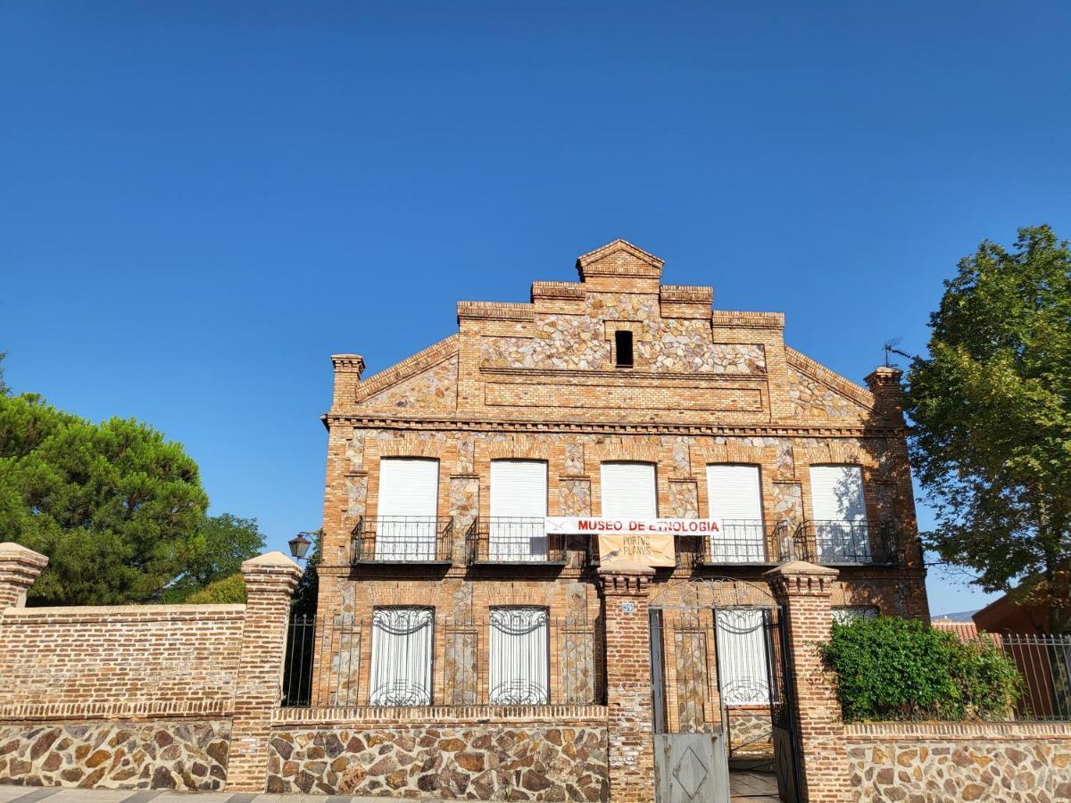 Casa Oasis Puertollano, Una Casa Rural En Puertollano, Agradable, Con Piscina En Zona Tranquila Εξωτερικό φωτογραφία