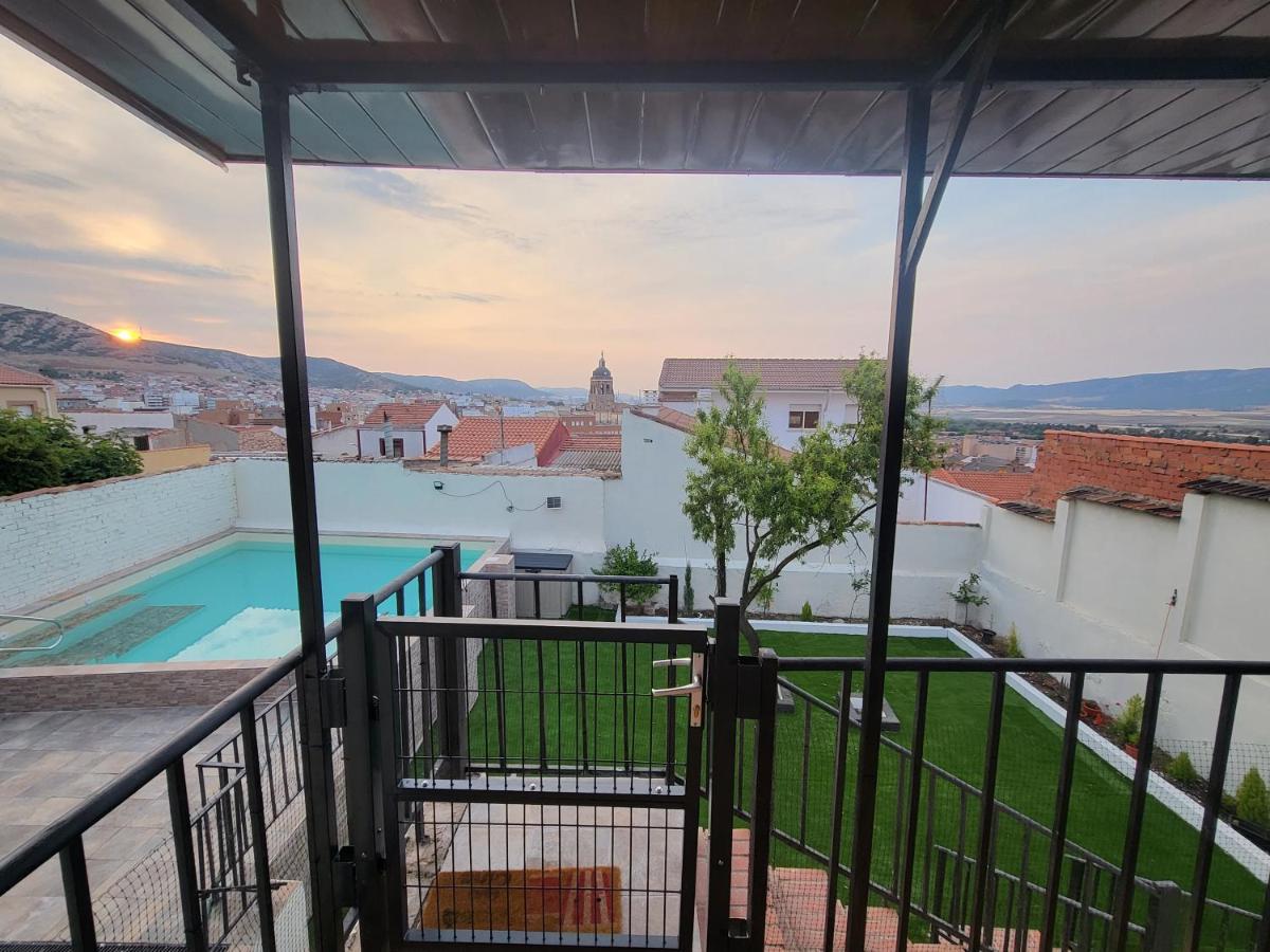 Casa Oasis Puertollano, Una Casa Rural En Puertollano, Agradable, Con Piscina En Zona Tranquila Εξωτερικό φωτογραφία