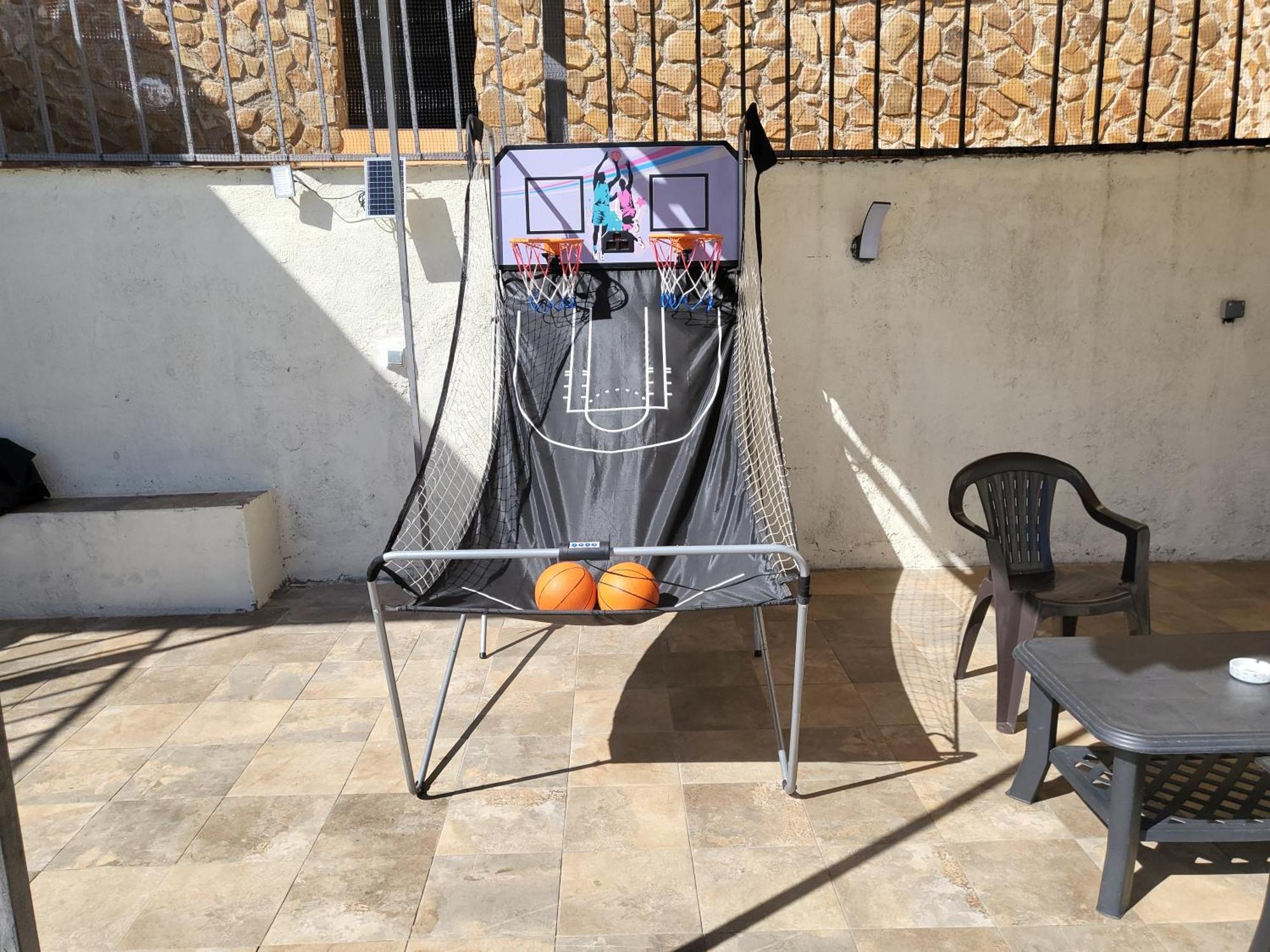Casa Oasis Puertollano, Una Casa Rural En Puertollano, Agradable, Con Piscina En Zona Tranquila Εξωτερικό φωτογραφία