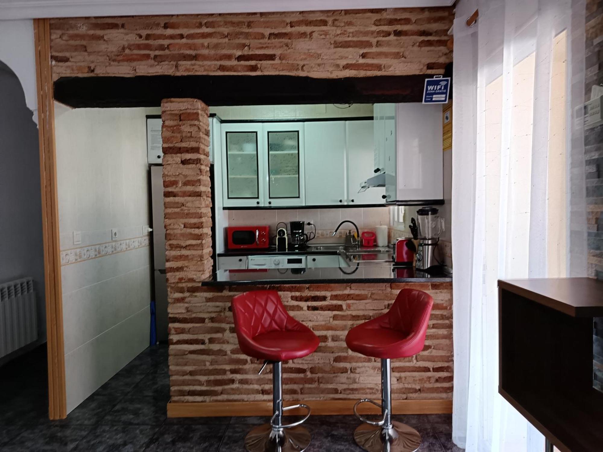 Casa Oasis Puertollano, Una Casa Rural En Puertollano, Agradable, Con Piscina En Zona Tranquila Εξωτερικό φωτογραφία